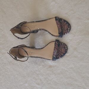 3/$15🚨WAS  $125  JESSICA SIMPSON Monrae tapestry heeled sandals